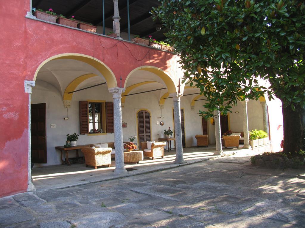 Gasthaus Casamariuccia Massino Visconti Exterior foto